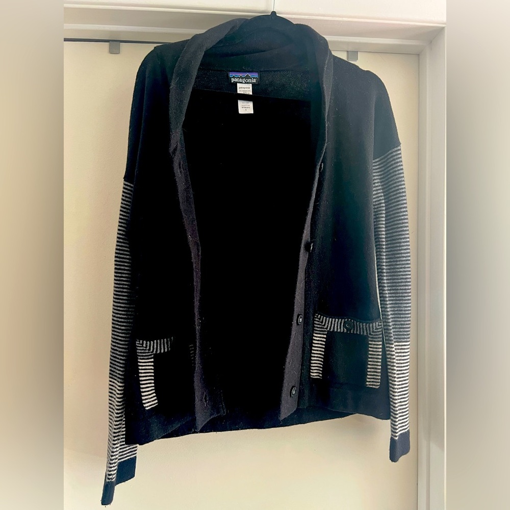 Patagonia lambswool cardigan size small